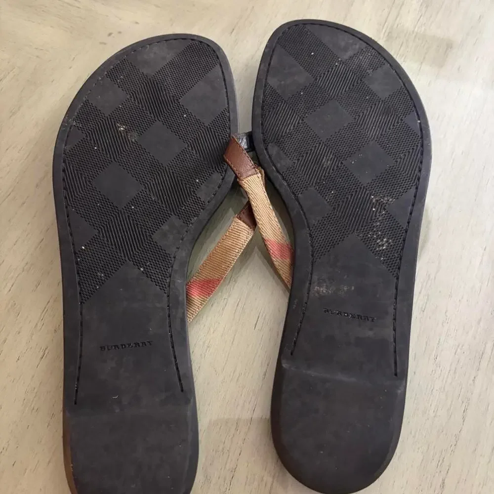 Burberry brown leather sandals with